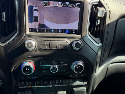Used 2023 GMC Sierra 2500 AT4 w/ AT4 Preferred Package AWD/4WD image 13