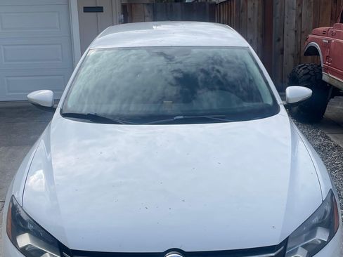Used 2012 Volkswagen Passat 2.5 S FWD image 1