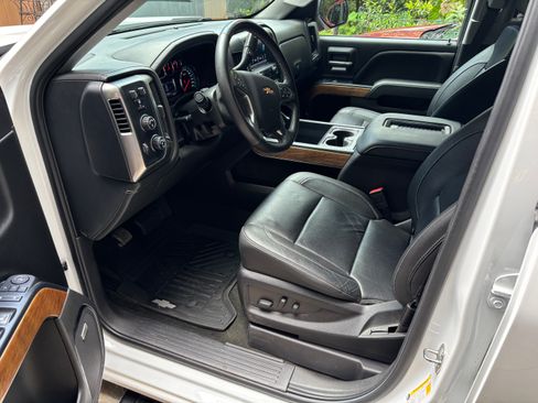 Used 2018 Chevrolet Silverado 1500 LTZ w/ Sport Package AWD/4WD image 27