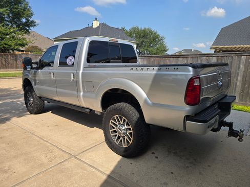 Used 2015 Ford F250 Platinum image 5