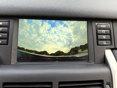 Used 2018 Land Rover Discovery Sport HSE image 14