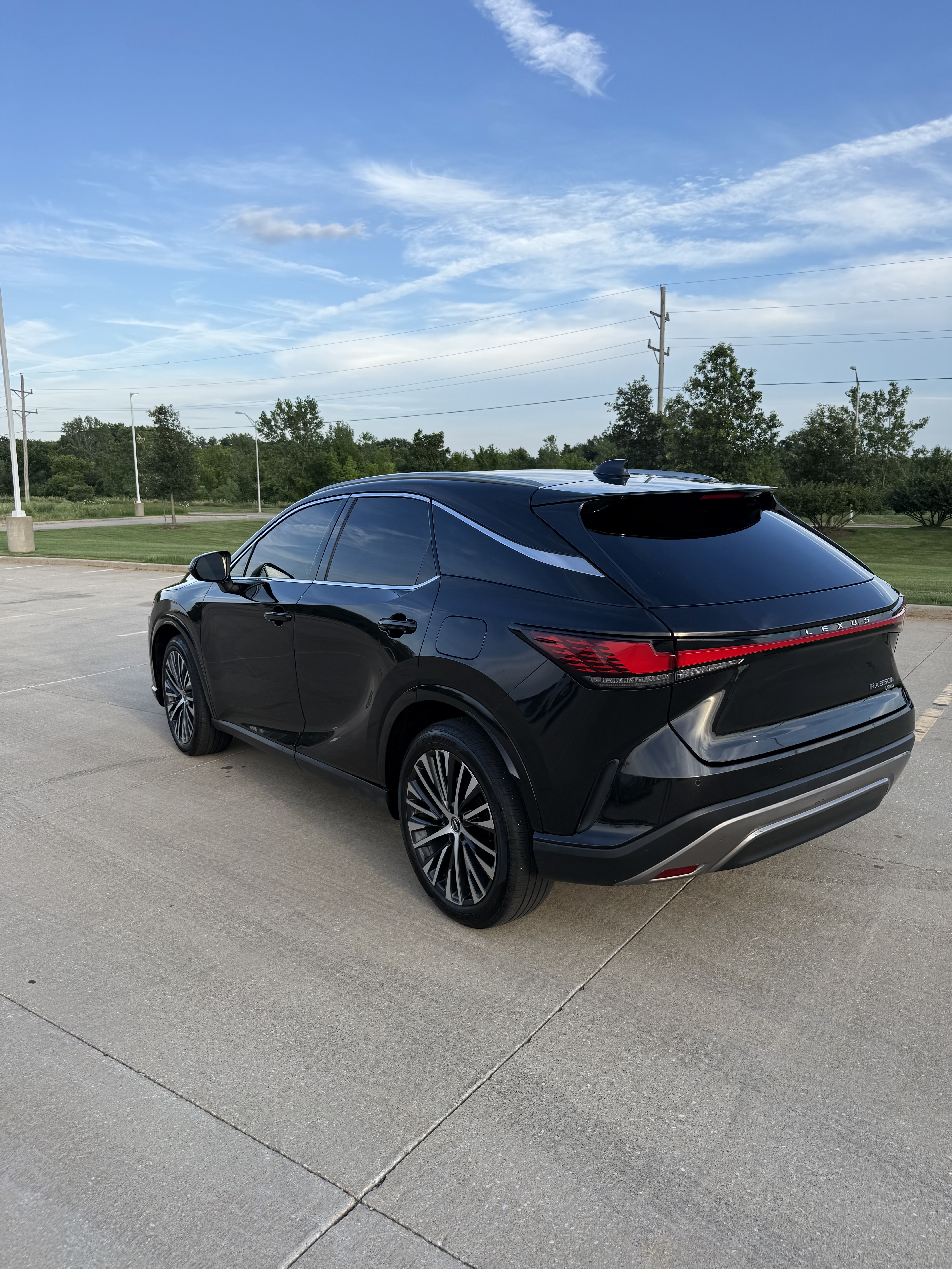 Used 2023 Lexus RX 350h w/ Accessory Package (Z1) AWD/4WD image 9
