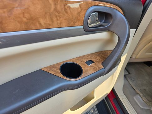 Used 2012 Buick Enclave Premium image 8