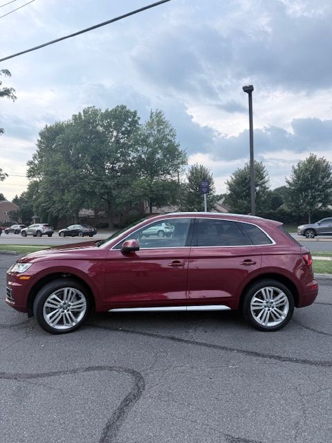 Used 2018 Audi Q5 2.0T Premium Plus w/ Premium Plus Package AWD/4WD image 2