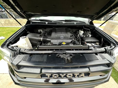 Used 2014 Toyota Tundra SR5 w/ SR5 Upgrade Package image 12