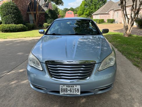 Used 2012 Chrysler 200 Limited FWD image 5