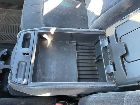 Used 2001 Chevrolet Silverado 1500 LS image 16