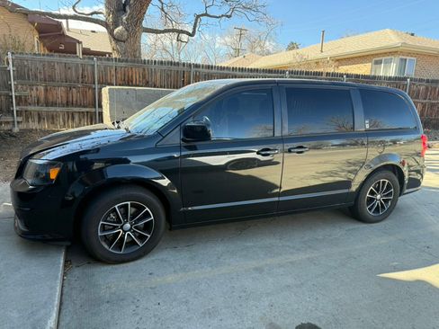 Used 2018 Dodge Grand Caravan SE image 15