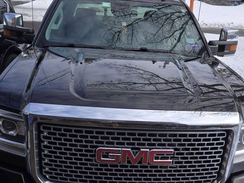 Used 2015 GMC Sierra 2500 Denali w/ Duramax Plus Package image 2