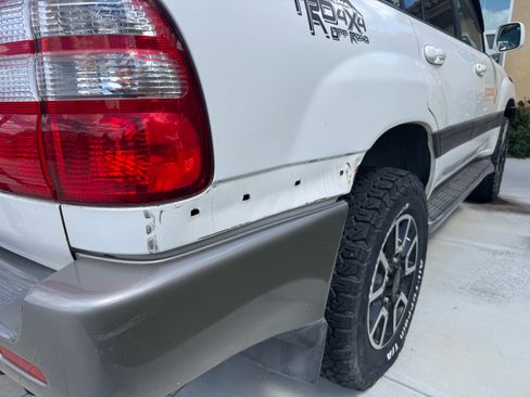 Used 2004 Toyota Land Cruiser AWD/4WD image 9
