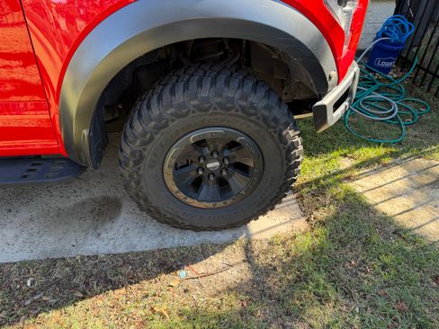 Used 2018 Ford F150 Raptor w/ Equipment Group 802A Luxury image 14