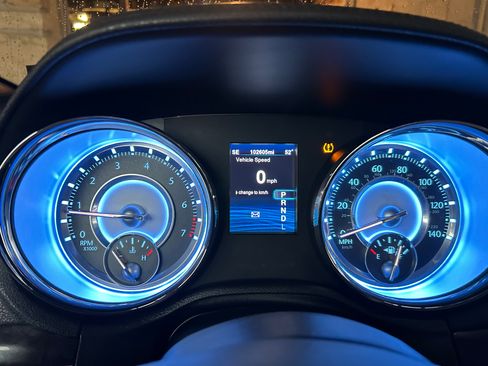 Used 2013 Chrysler 300 AWD w/ Driver Convenience Group image 14