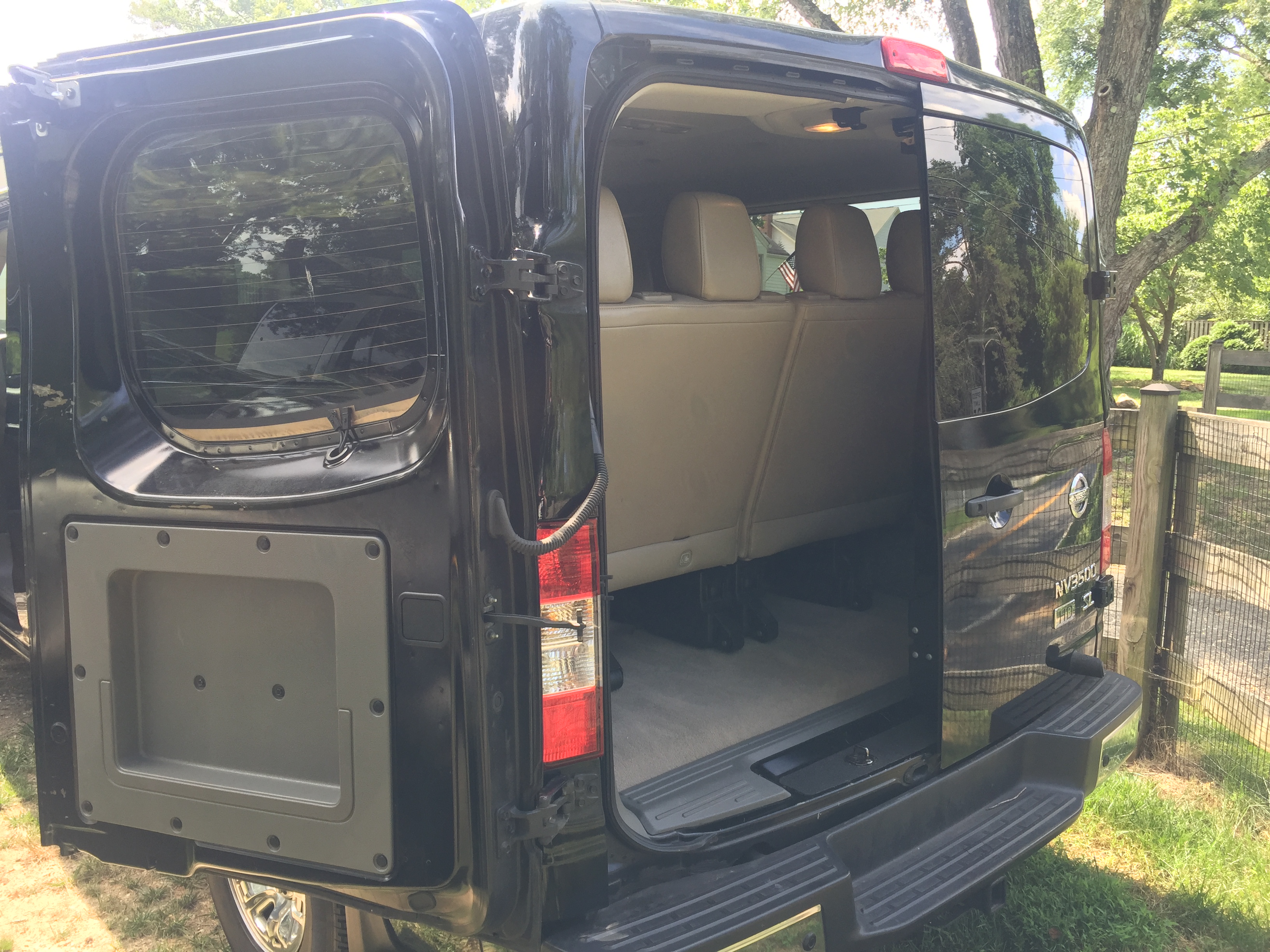 Used 2013 Nissan NV 3500 SL w/ Technology Pkg RWD image 5