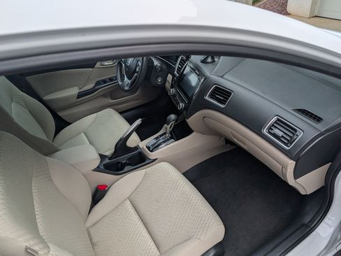 Used 2015 Honda Civic SE image 4