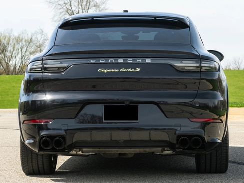 Used 2020 Porsche Cayenne Turbo S image 4