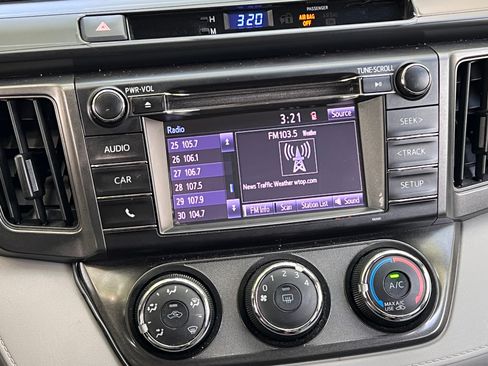 Used 2015 Toyota RAV4 LE FWD image 18