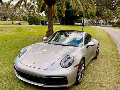 Used 2021 Porsche 911 Carrera 4 image 1