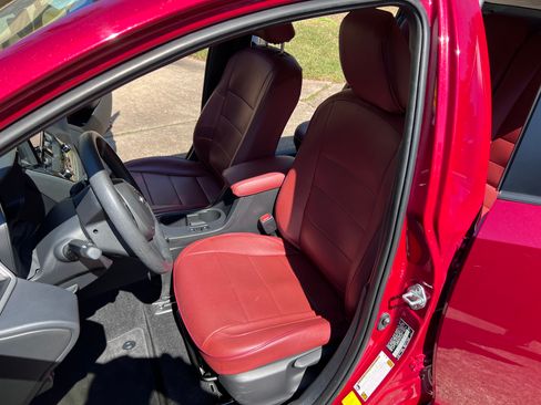 Used 2024 Toyota Corolla LE image 12