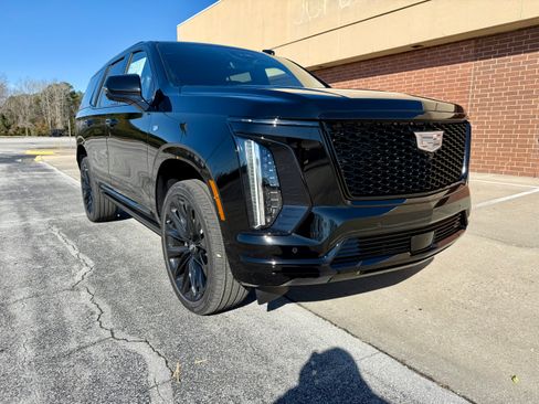 Used 2026 Cadillac Escalade Platinum Sport w/ LPO, ONYX Package image 10