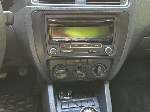 Used 2012 Volkswagen Jetta S FWD image 20