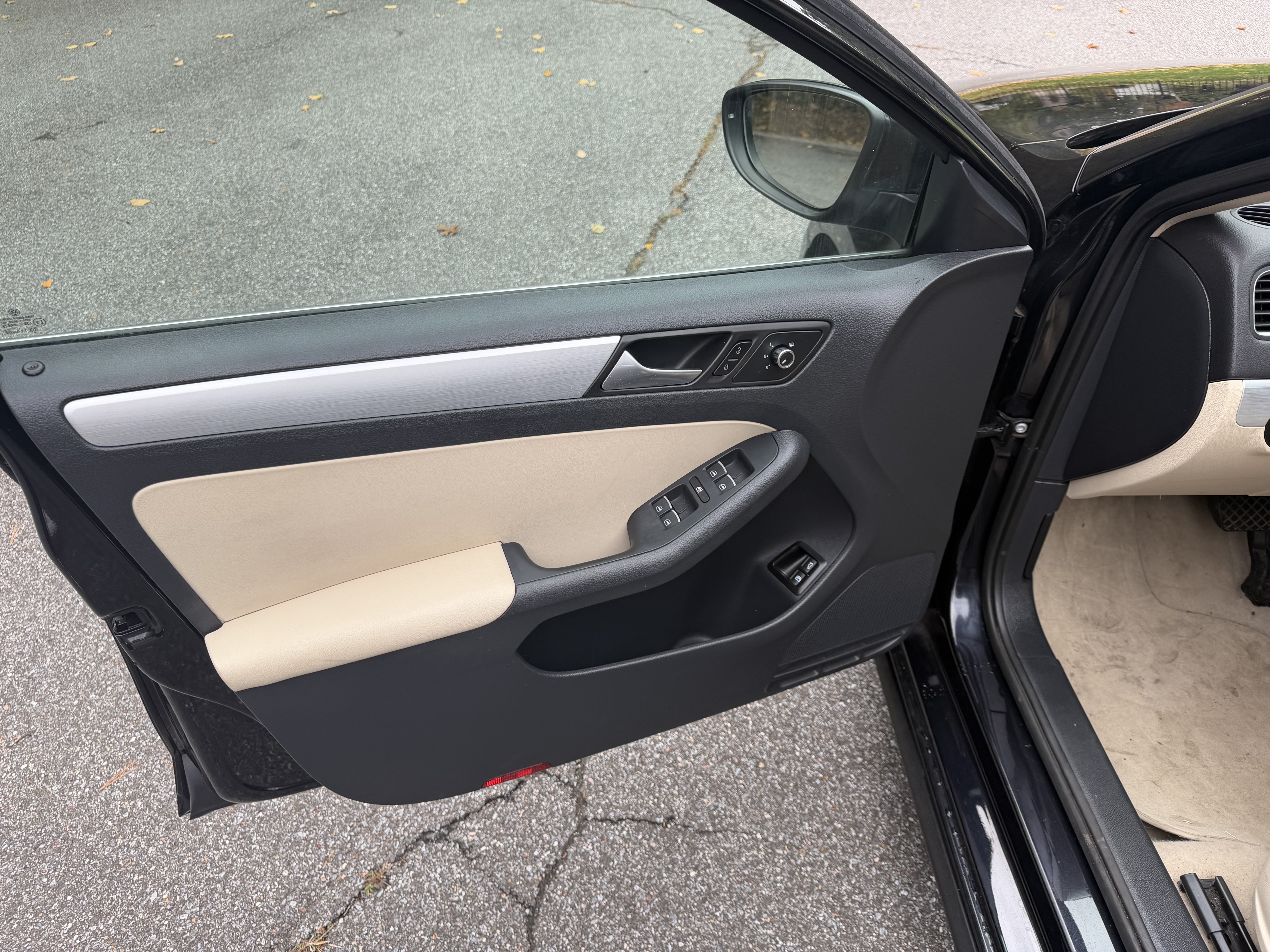 Used 2013 Volkswagen Jetta SE FWD image 9