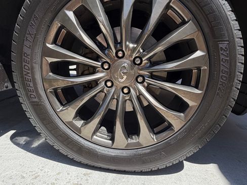 Used 2017 INFINITI QX80 Limited AWD/4WD image 8