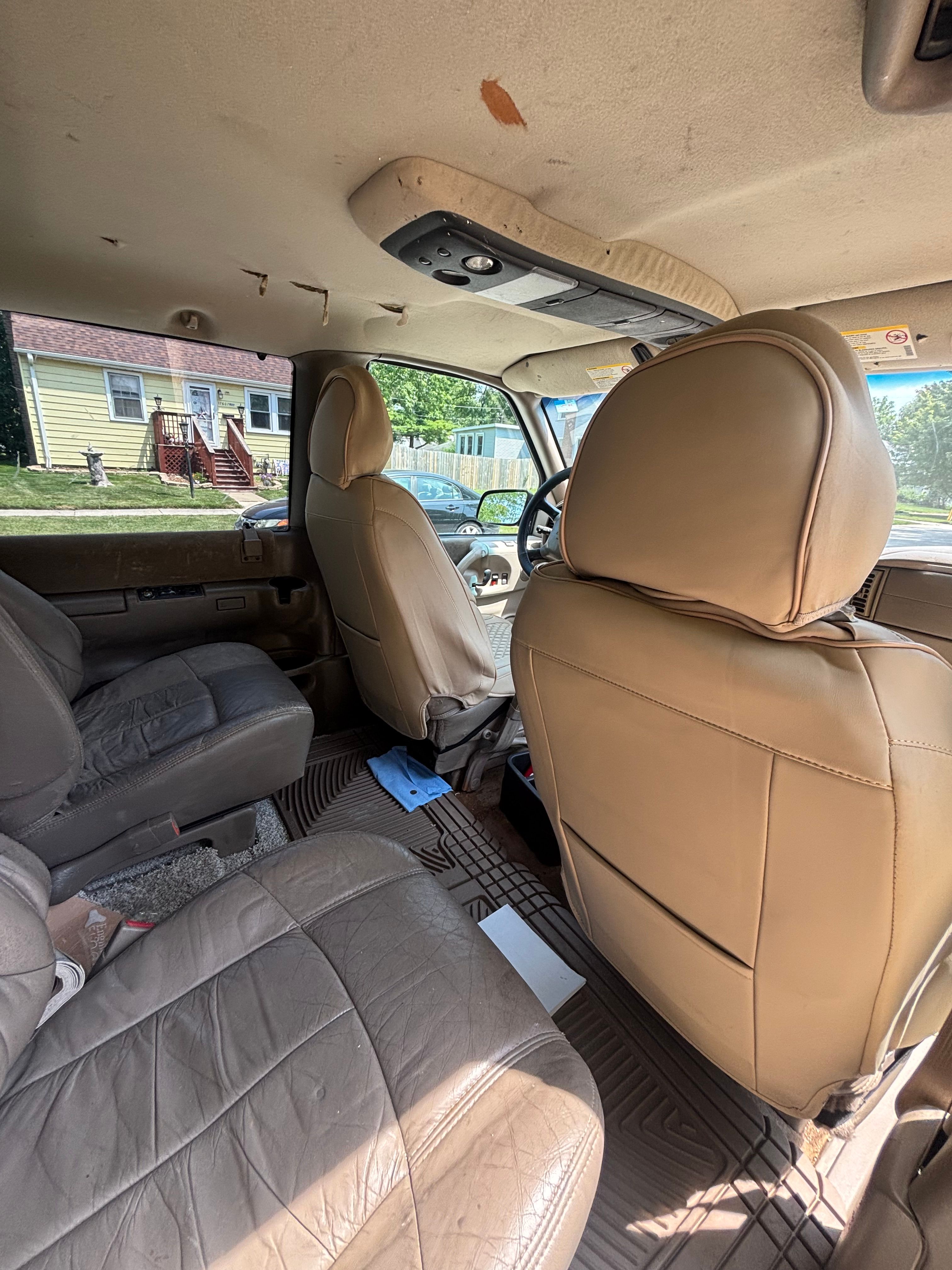 Used 2003 Chevrolet Astro Passenger AWD w/ LT Preferred Equipment Group image 19