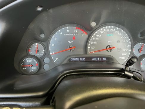 Used 2000 Chevrolet Corvette Convertible image 13