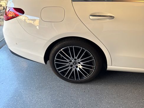 Used 2023 Mercedes-Benz C 300 4MATIC Sedan image 4