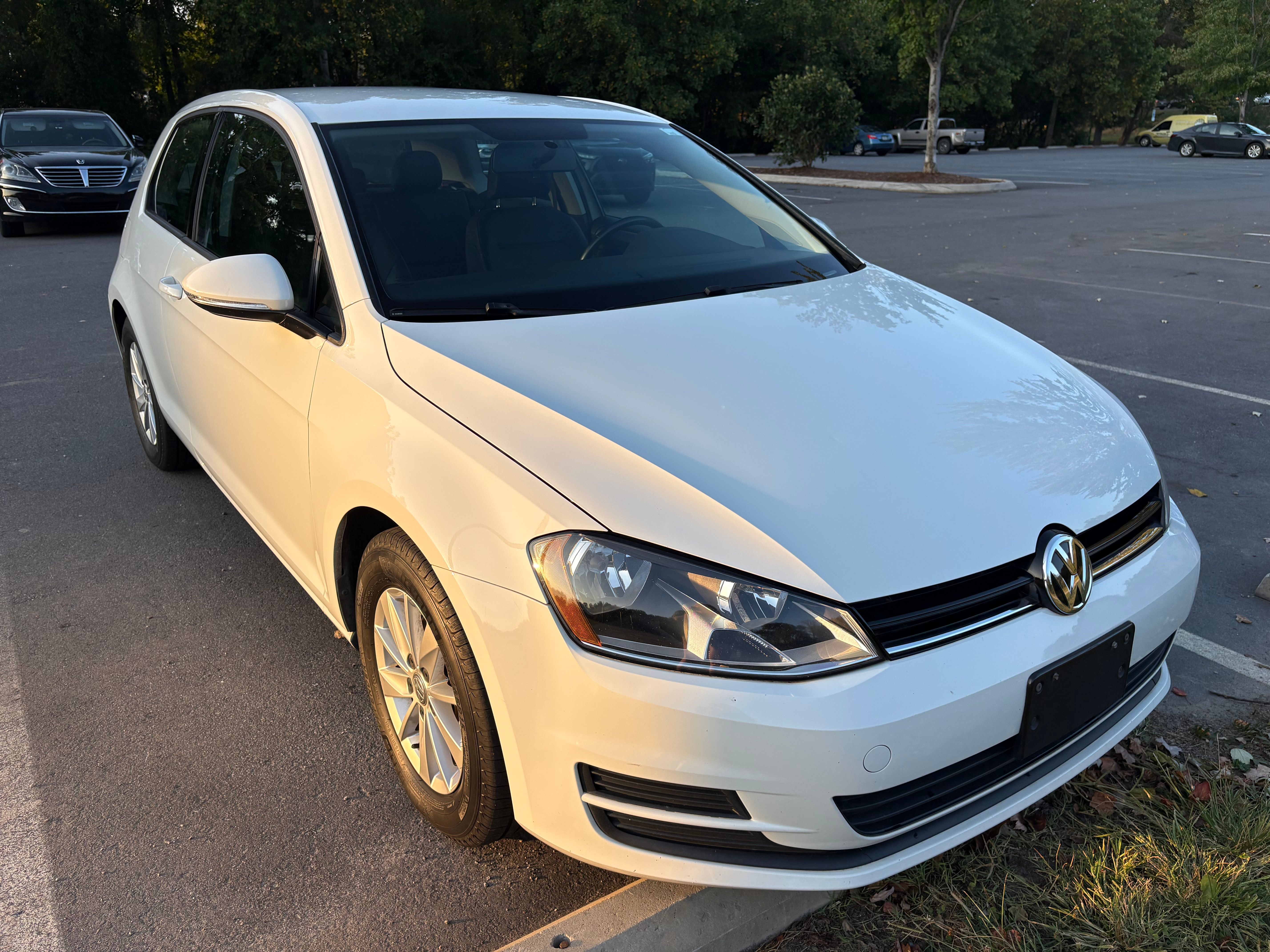 Used 2015 Volkswagen Golf S FWD image 5