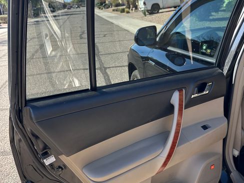 Used 2009 Toyota Highlander Limited image 23