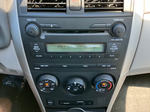 Used 2009 Toyota Corolla LE FWD image 11
