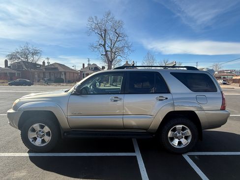 Used 2005 Toyota 4Runner Sport image 2