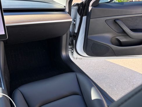 Used 2020 Tesla Model 3 image 8