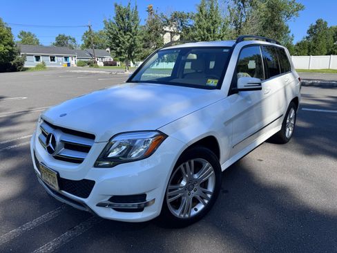 Used 2015 Mercedes-Benz GLK 350 4MATIC image 1