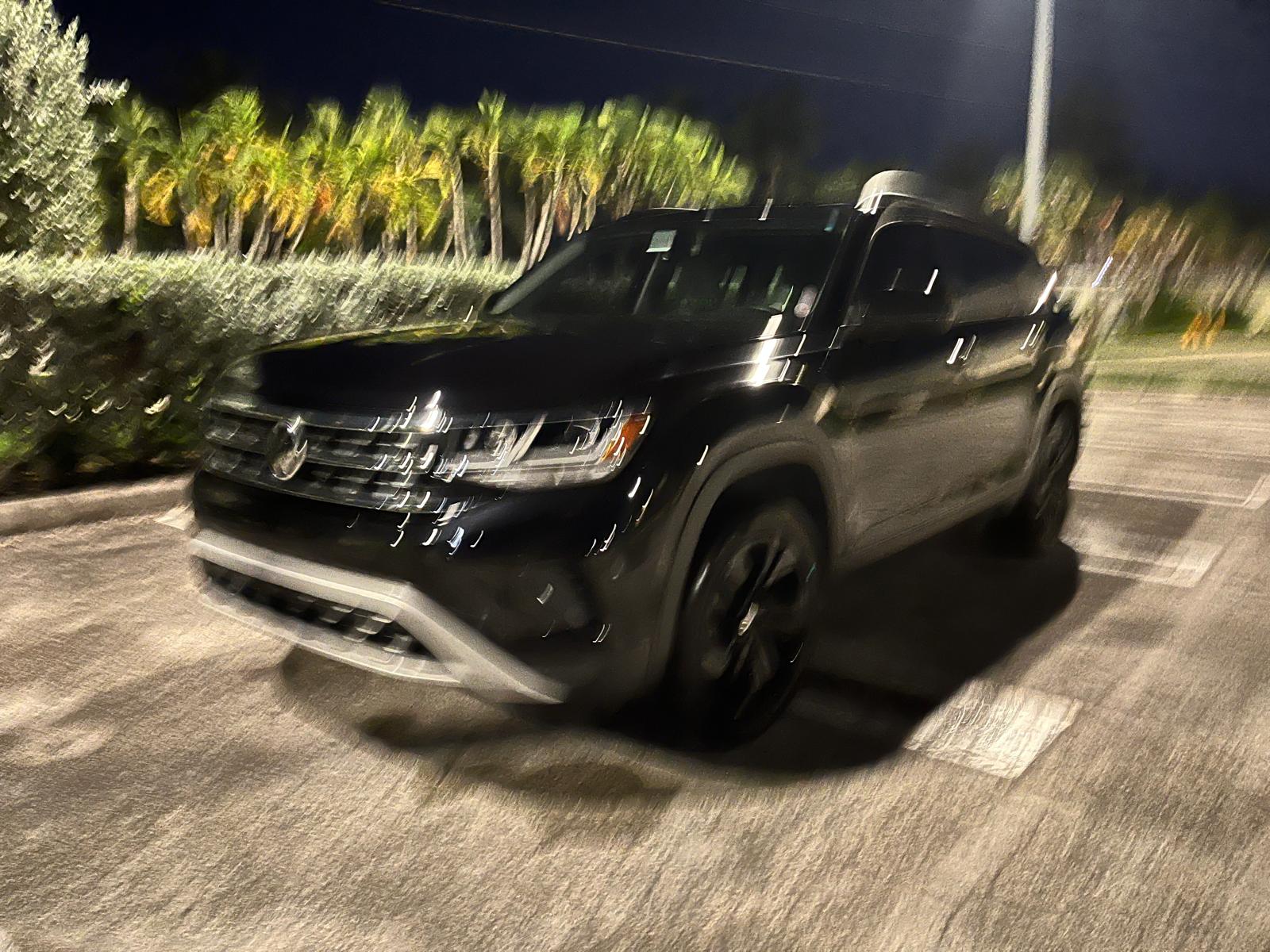 Used 2022 Volkswagen Atlas SE w/ Panoramic Sunroof Package FWD image 4
