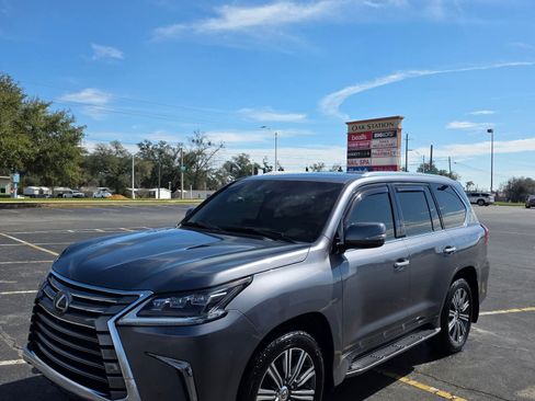 Used 2017 Lexus LX 570 4WD image 1