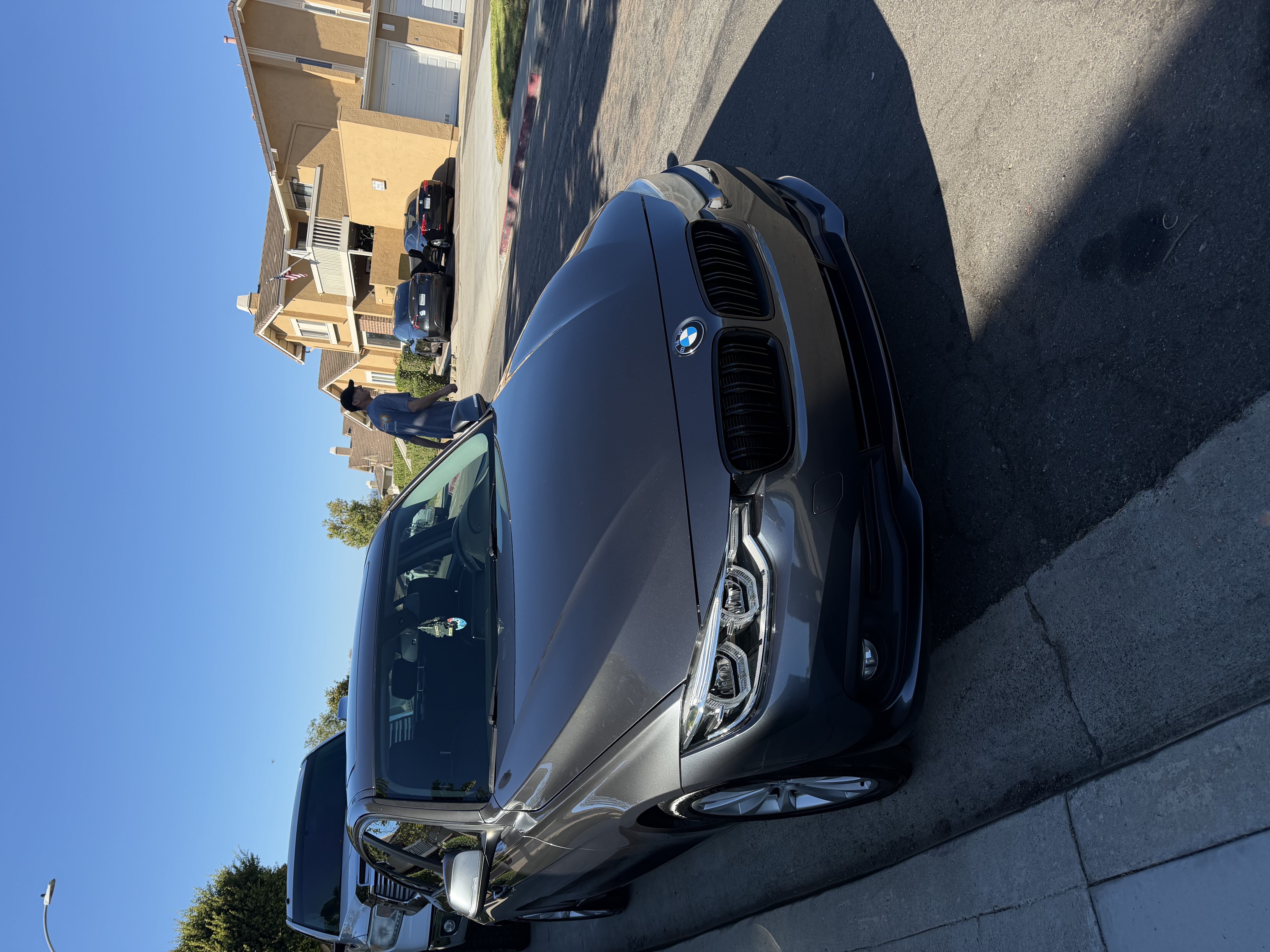 Used 2018 BMW 320i Sedan RWD image 1