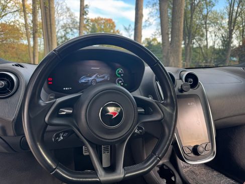 Used 2019 McLaren 570S Spider Convertible 2D image 11