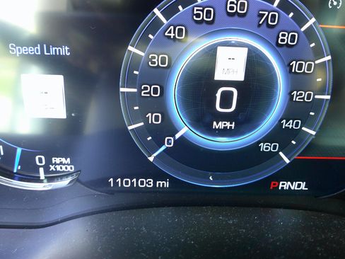 Used 2018 Cadillac Escalade Platinum image 9