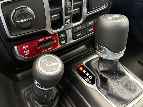 Used 2026 Jeep Wrangler Unlimited Rubicon AWD/4WD image 11