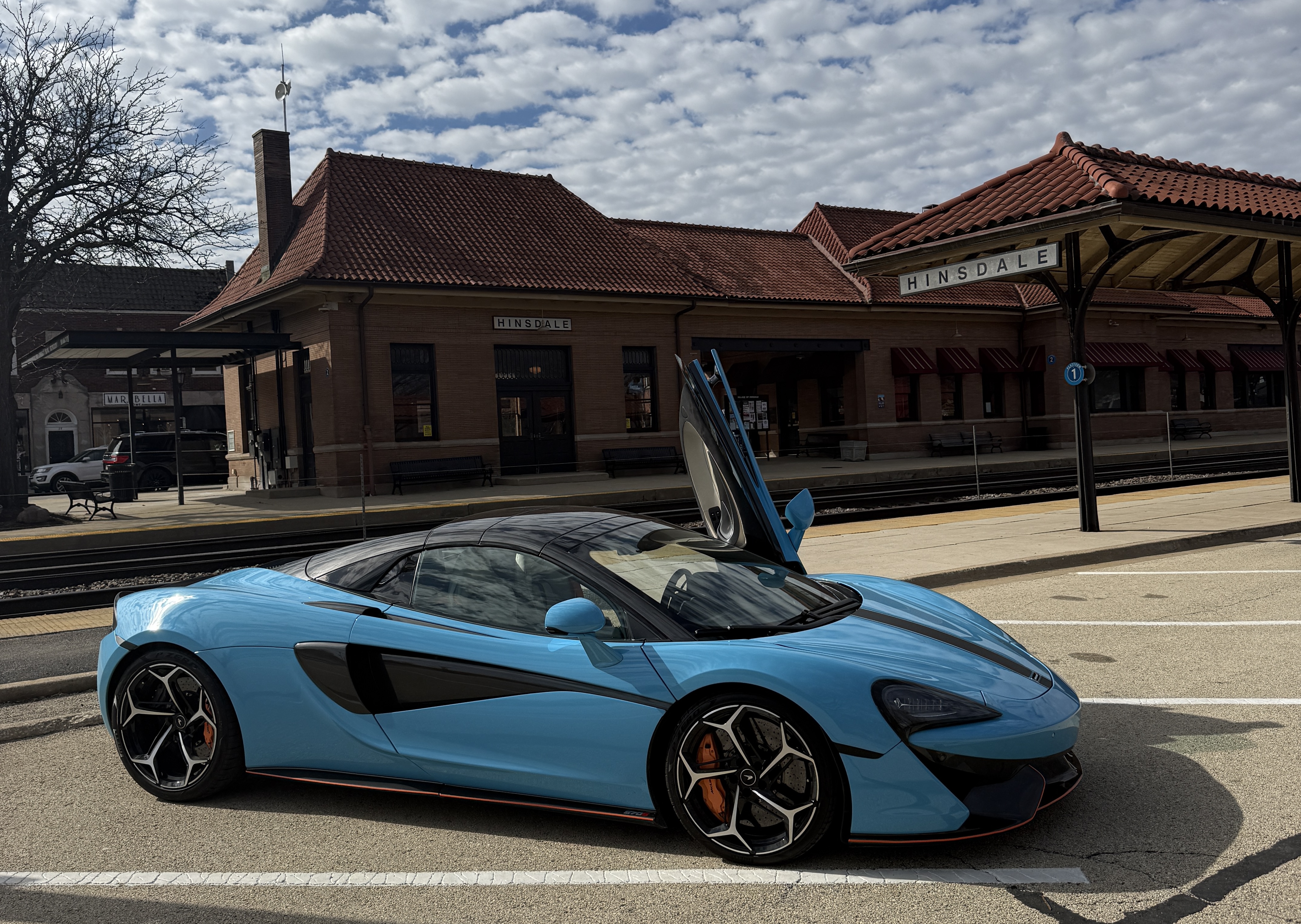Used 2018 McLaren 570S Spider RWD image 14