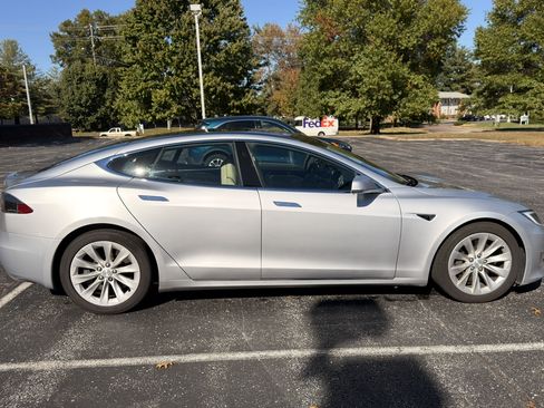Used 2017 Tesla Model S 75D image 5