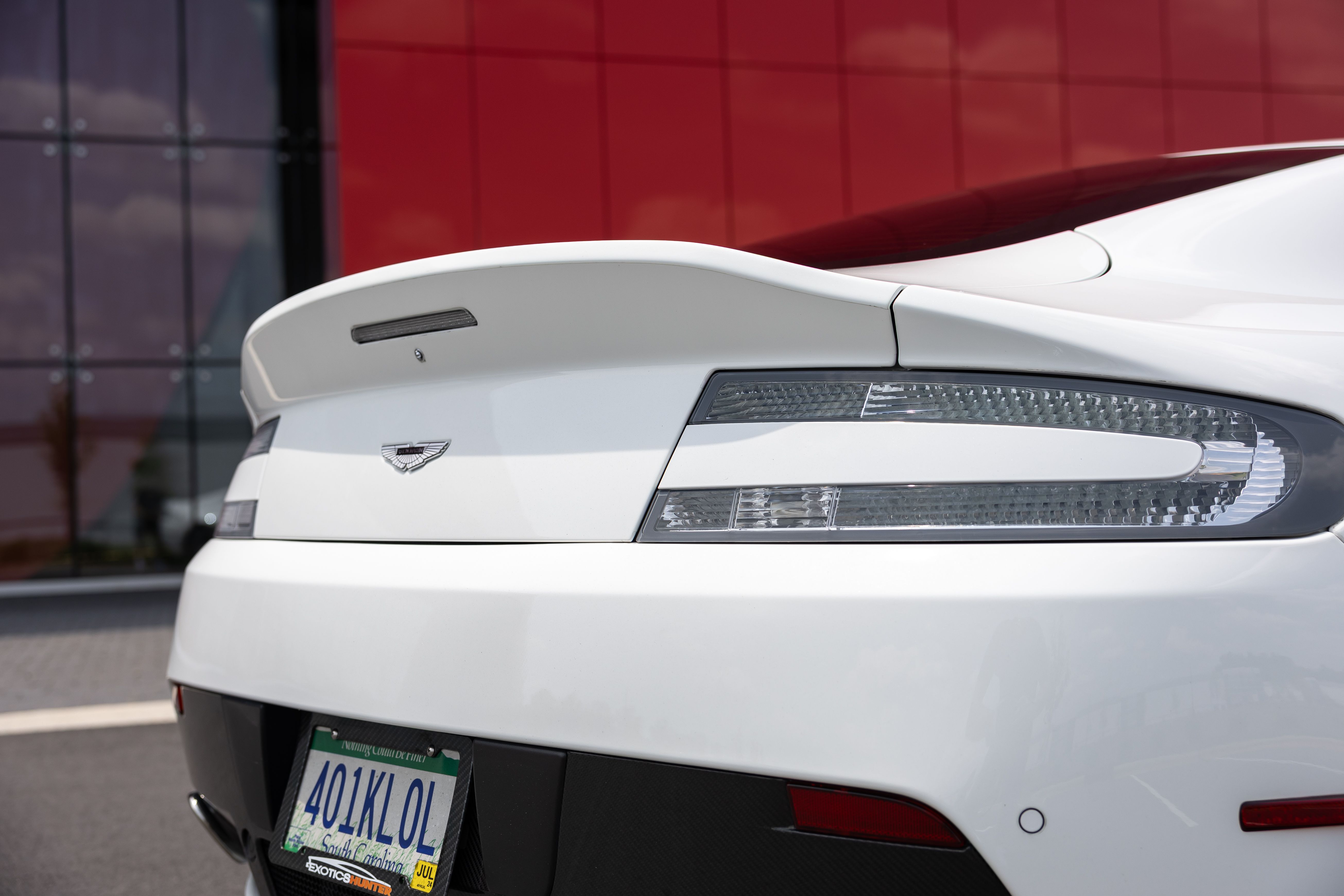 Used 2012 Aston Martin V12 Vantage Coupe RWD image 12