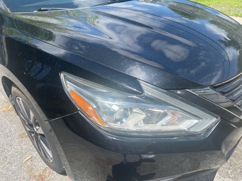 Used 2017 Nissan Altima 2.5 SV w/ Convenience Package FWD image 1