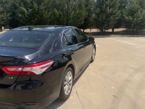 Used 2019 Toyota Camry LE FWD image 9