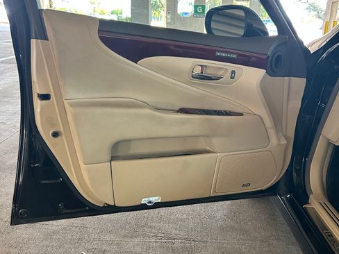 Used 2007 Lexus LS 460 image 14