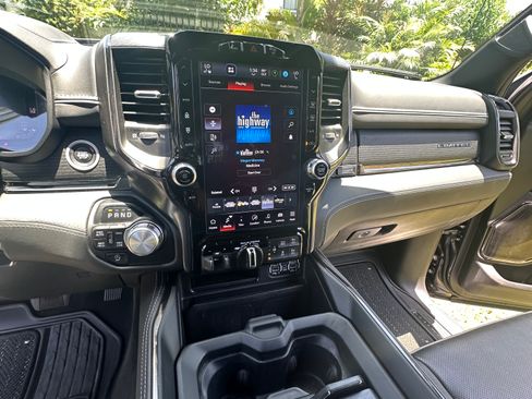 Used 2024 RAM 1500 Limited AWD/4WD image 6