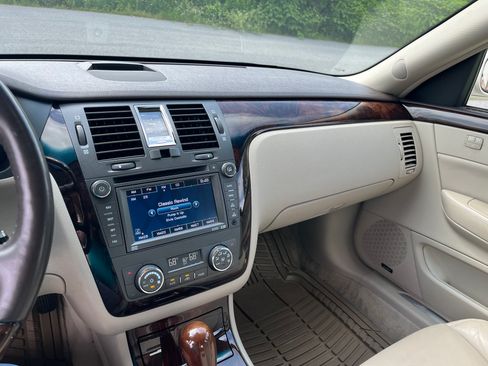 Used 2008 Cadillac DTS image 9