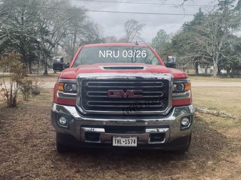 Used 2019 GMC Sierra 2500 SLT w/ Duramax Plus Package AWD/4WD image 8